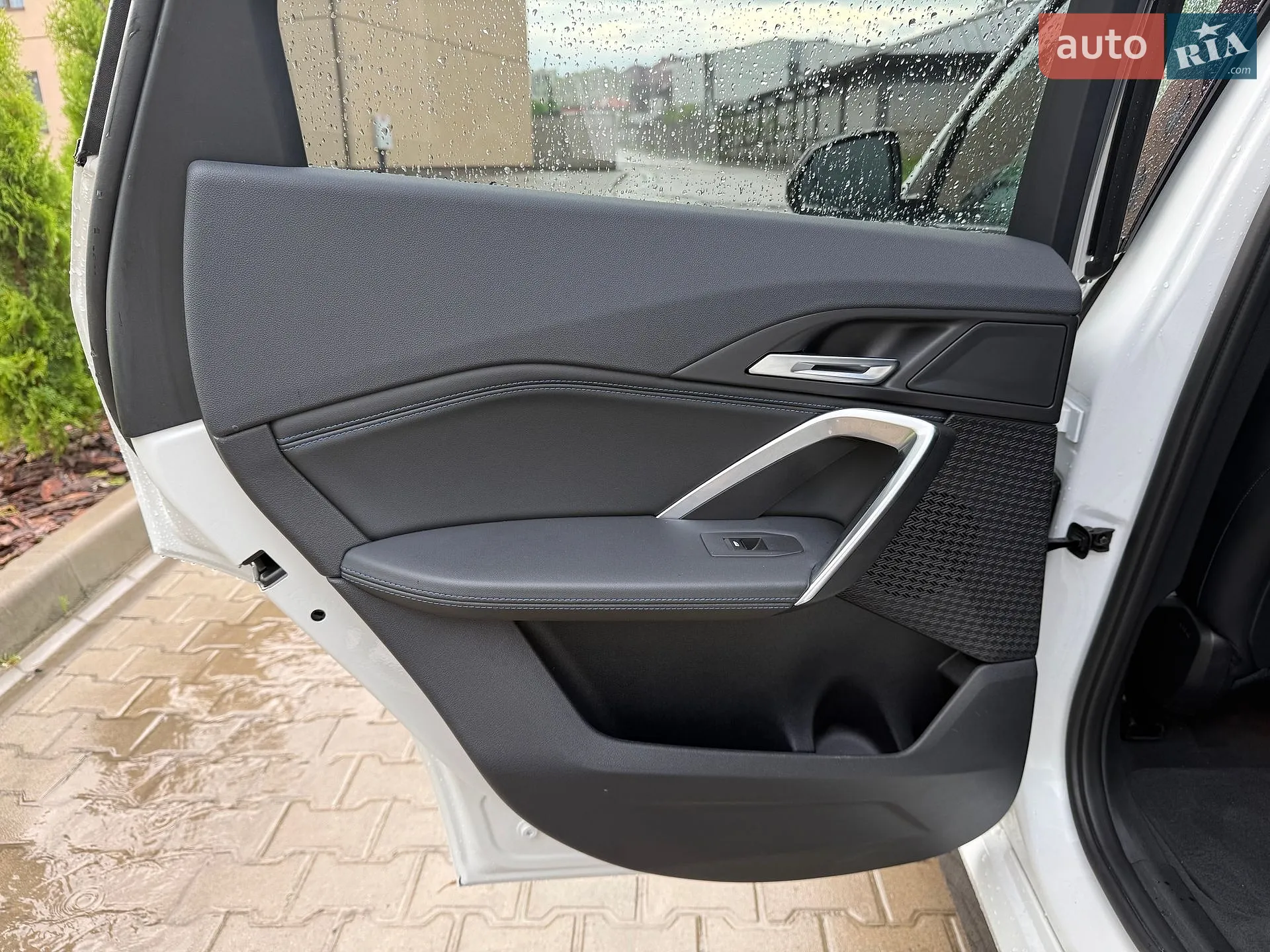 2023 BMW iX1 - мініатюра 19