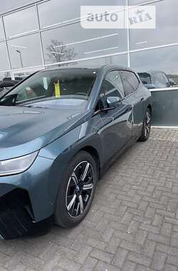 Позашляховик / Кросовер BMW iX 2021 в 