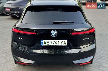 Позашляховик / Кросовер BMW iX 2024 в 