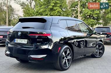 Позашляховик / Кросовер BMW iX 2024 в 