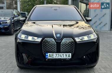 Позашляховик / Кросовер BMW iX 2024 в 
