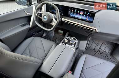 Позашляховик / Кросовер BMW iX 2024 в 