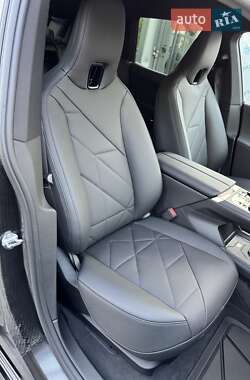 Позашляховик / Кросовер BMW iX 2024 в 