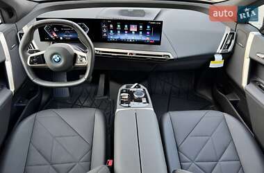 Позашляховик / Кросовер BMW iX 2024 в 