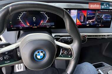 Позашляховик / Кросовер BMW iX 2022 в 