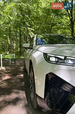 Позашляховик / Кросовер BMW iX 2023 в 