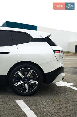 Позашляховик / Кросовер BMW iX 2021 в 