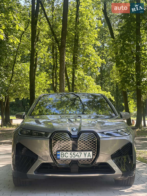 BMW iX 2023