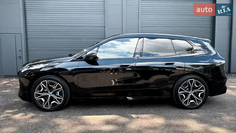 BMW iX