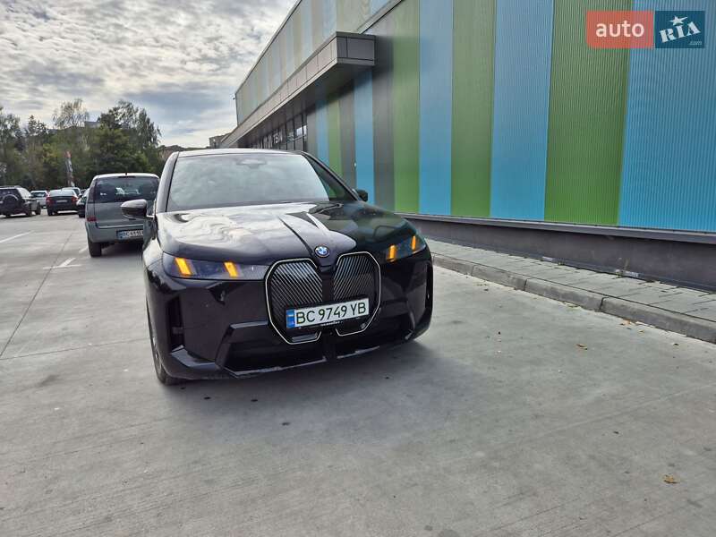 BMW iX 2025
