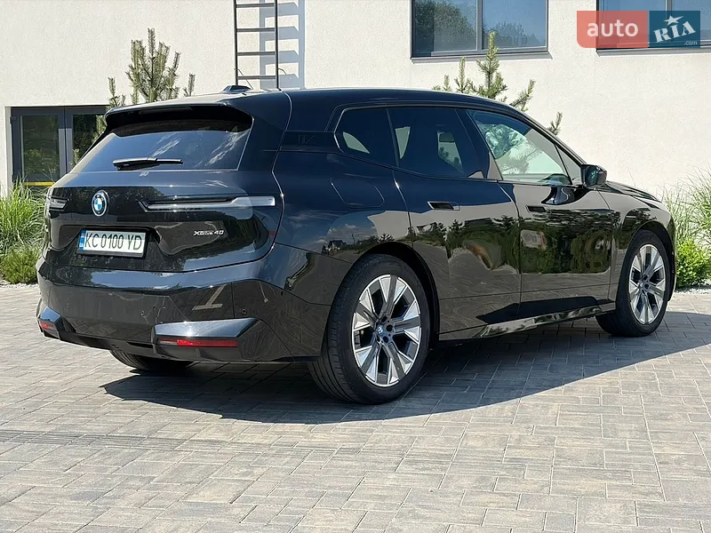 BMW iX