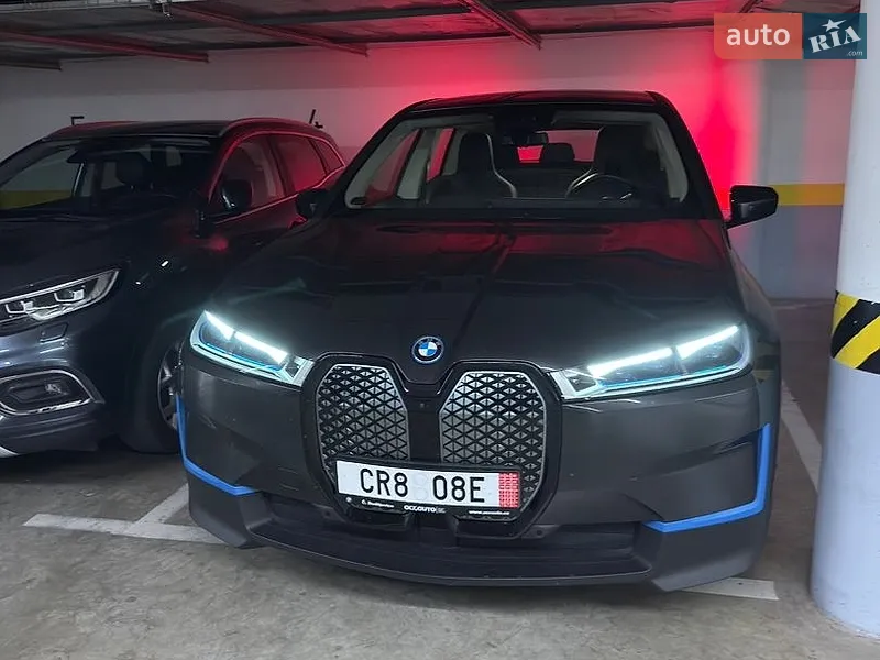 BMW iX