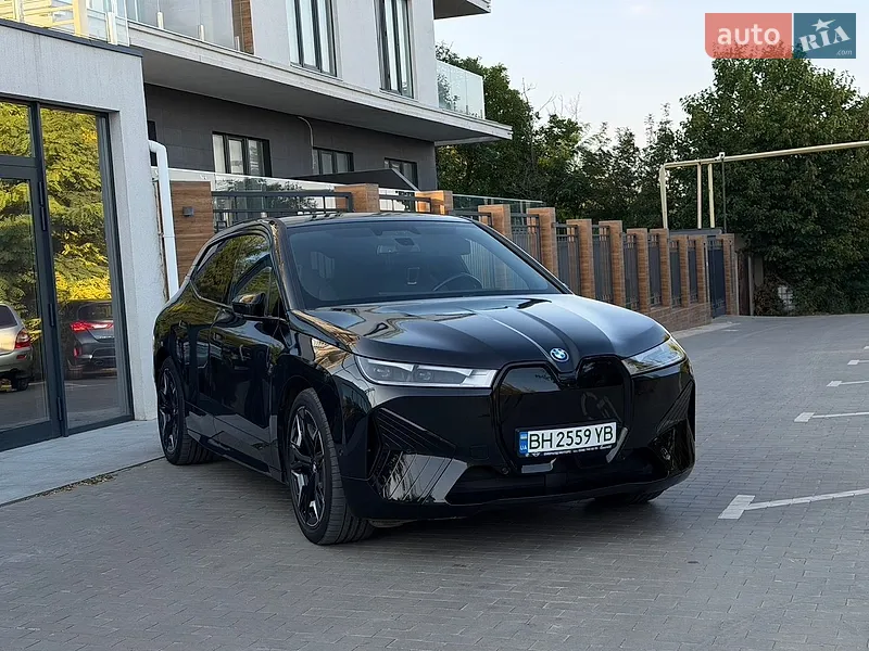 BMW iX