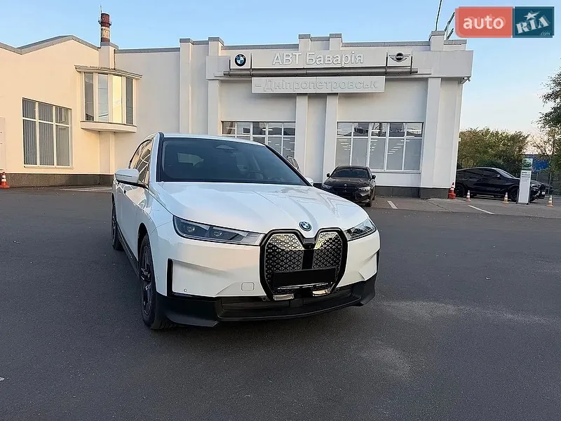 BMW iX