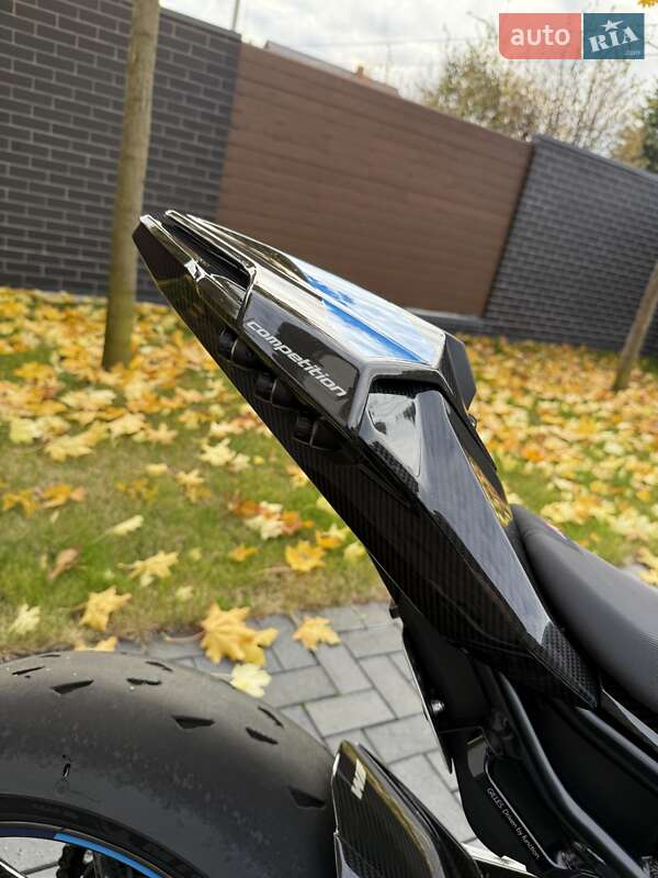 Спортбайк BMW M 1000RR 2024 в Киеве фото 42 Спортбайк BMW M 1000RR 2024 в Киеве