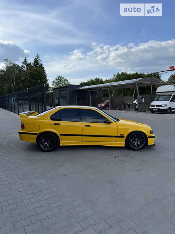 Седан BMW M3 1994 в Черновцах