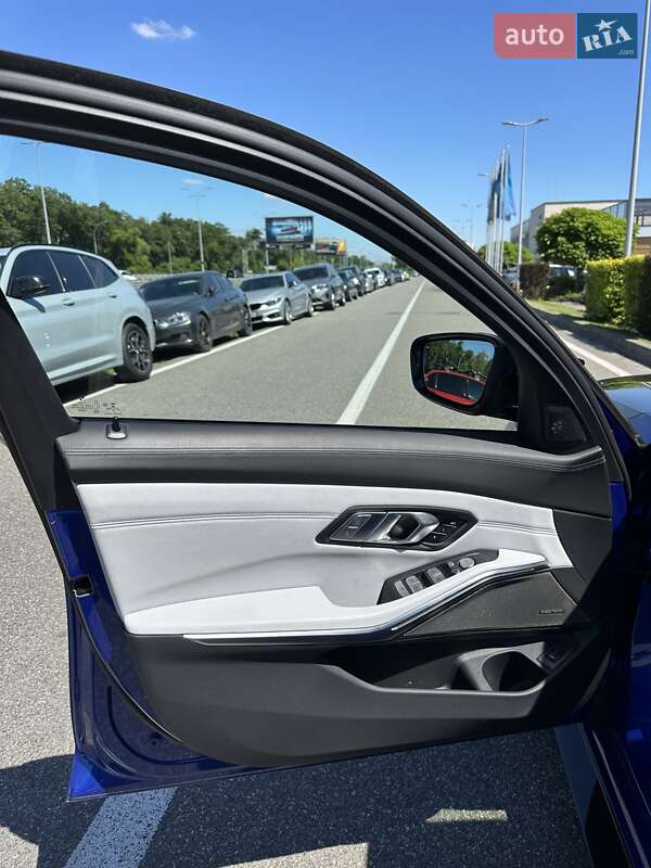 Седан BMW M3 2022 в Киеве