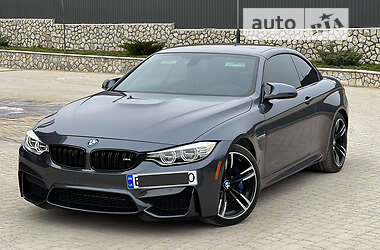Кабриолет BMW M4 2015 в 