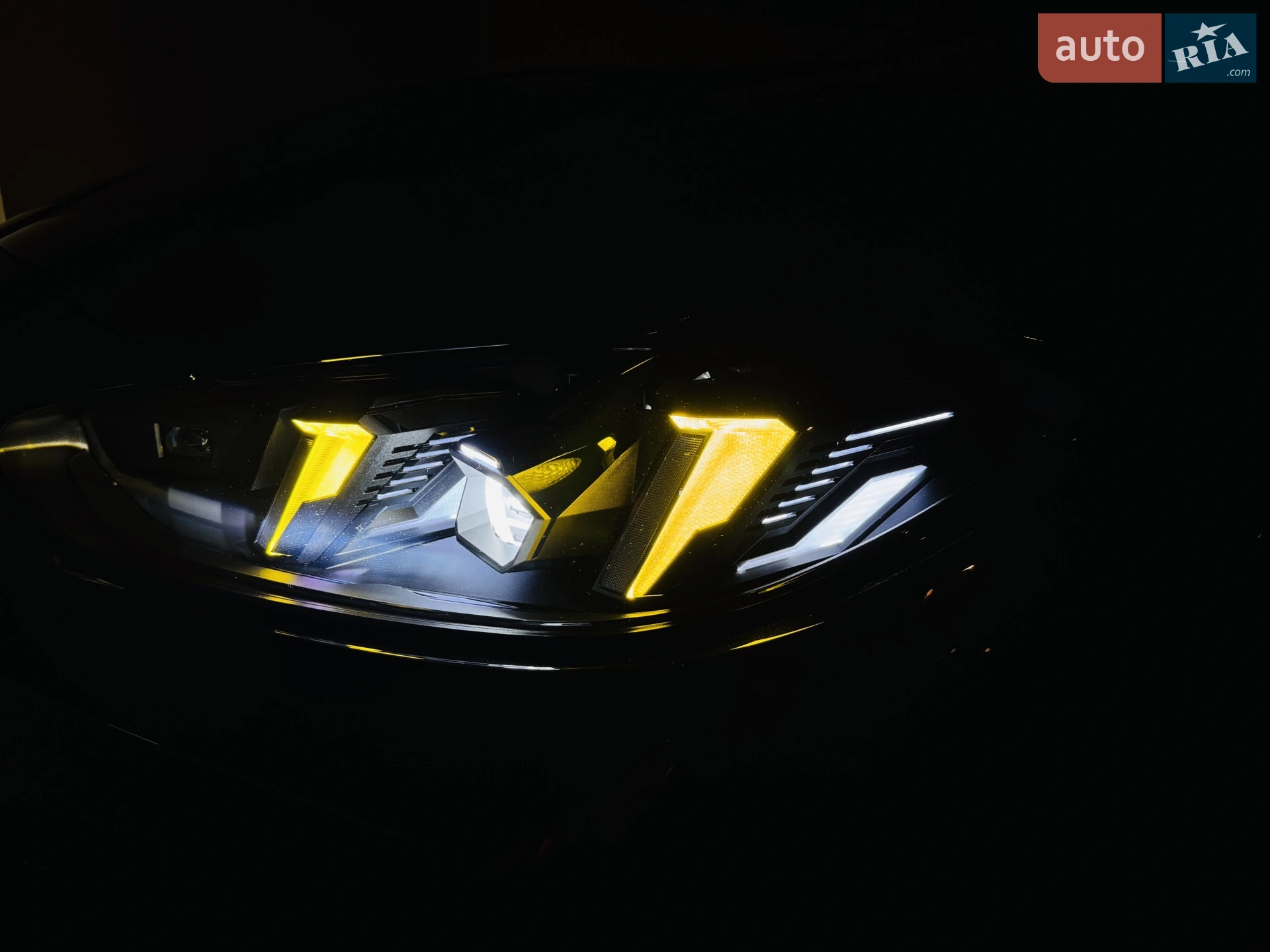 2025 BMW M4 - мініатюра 9