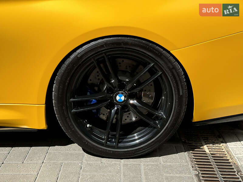 Кабріолет BMW M4 2016 в Києві