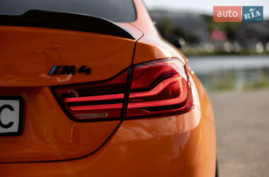 Купе BMW M4 2017 в 