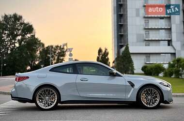 Купе BMW M4 2025 в 
