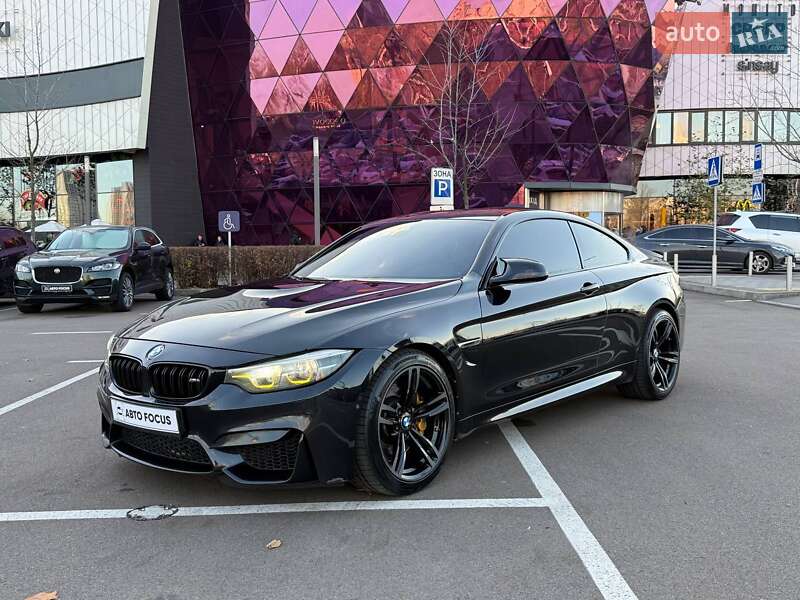 Купе BMW M4 2015 в Киеве