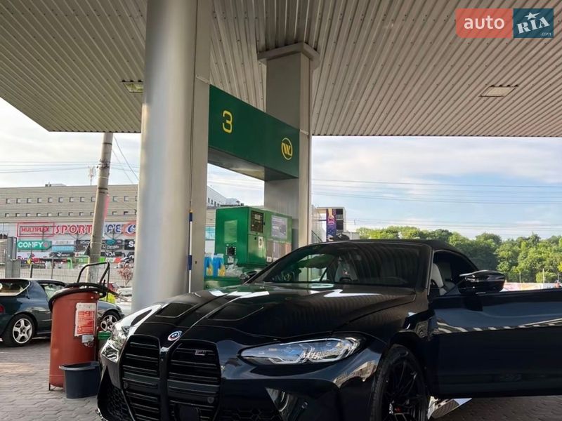 Кабриолет BMW M4 2022 в Львове