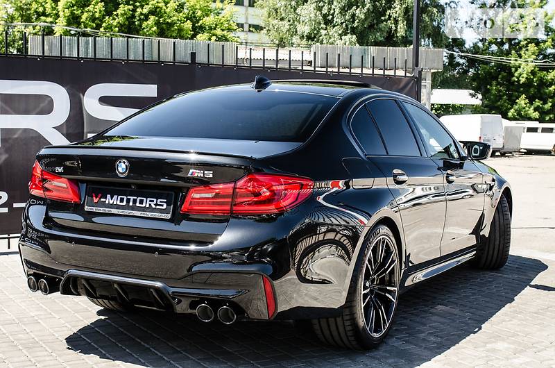 Седан BMW M5 2018 в Києві