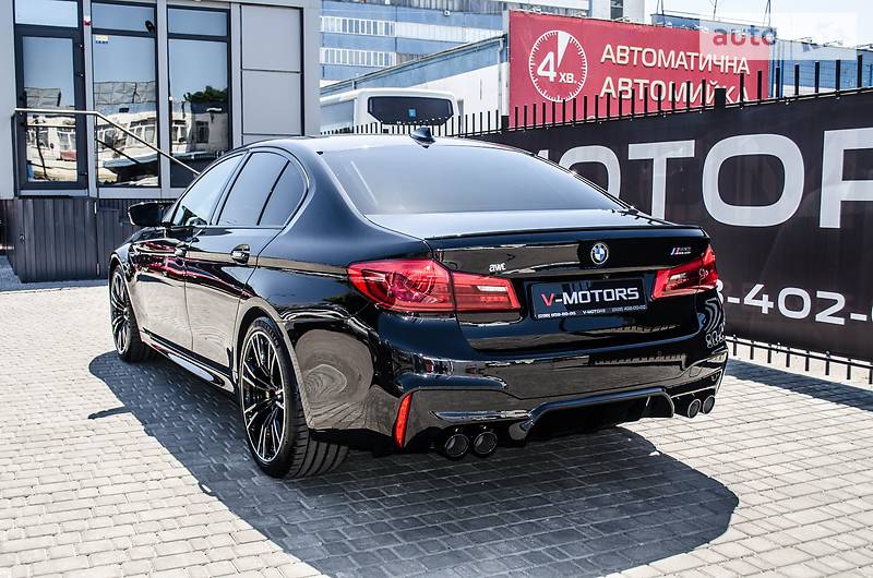 Седан BMW M5 2018 в Києві
