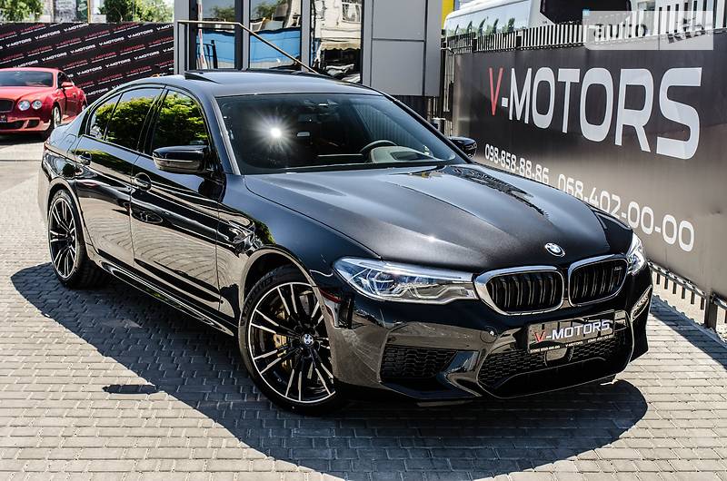Седан BMW M5 2018 в Києві