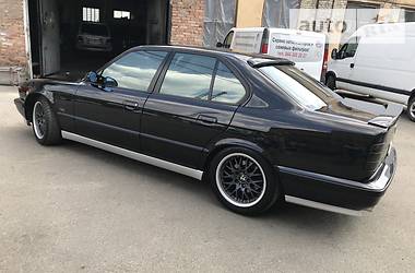 Седан BMW M5 1990 в Киеве