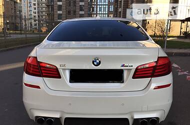 Седан BMW M5 2012 в Києві