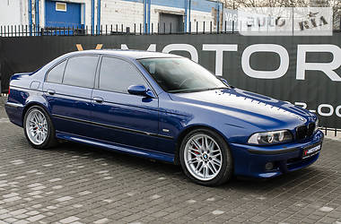 Седан BMW M5 2000 в 