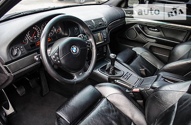 Седан BMW M5 2000 в 