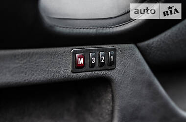 Седан BMW M5 2000 в 
