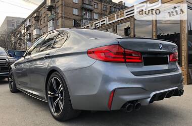 Седан BMW M5 2018 в 