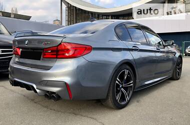 Седан BMW M5 2018 в 