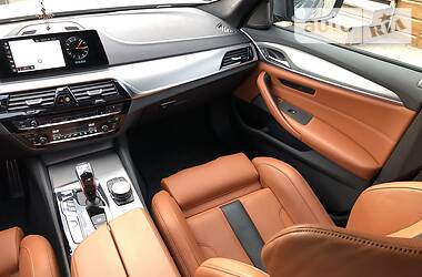 Седан BMW M5 2018 в 