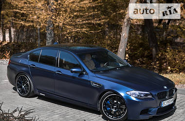 Седан BMW M5 2012 в Львові