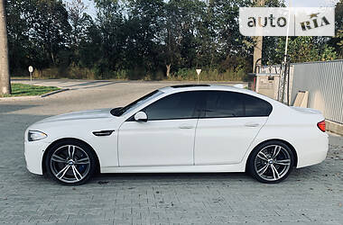 Седан BMW M5 2012 в Черновцах