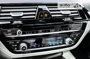 Седан BMW M5 2020 в 