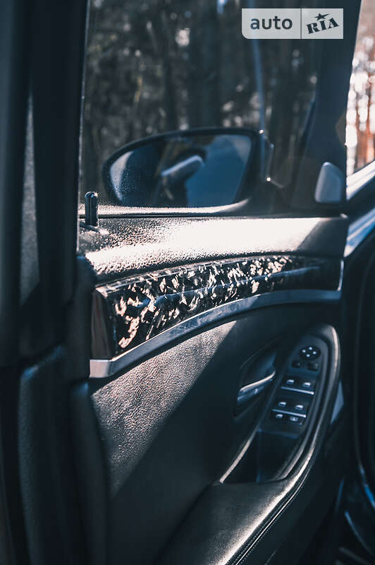 Седан BMW M5 2013 в Дніпрі