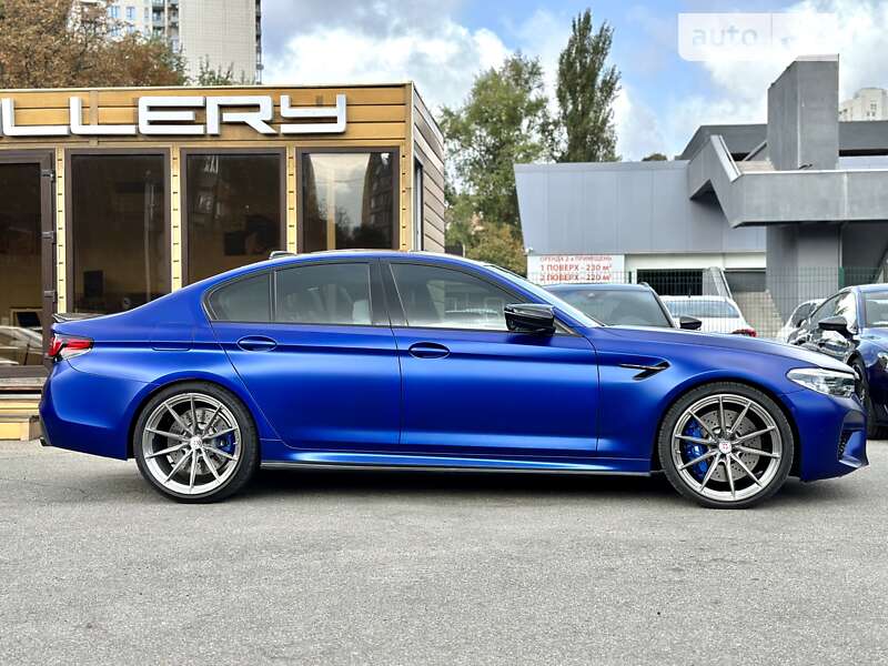 Седан BMW M5 2018 в Киеве