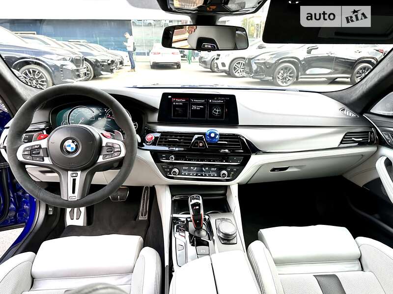 Седан BMW M5 2018 в Киеве