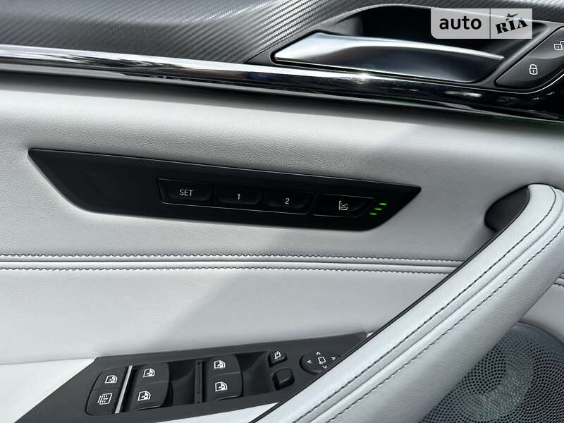 Седан BMW M5 2018 в Киеве
