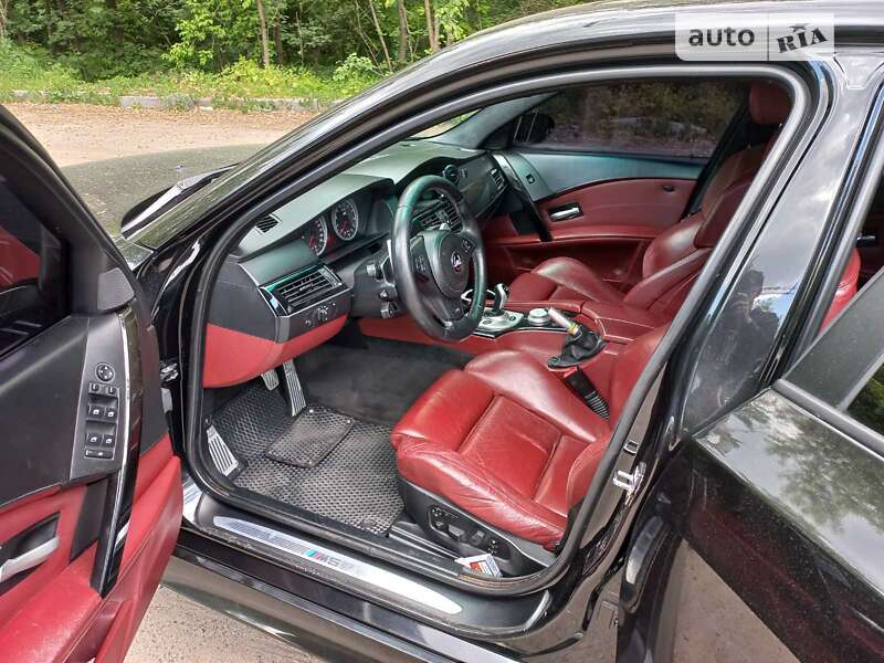 Седан BMW M5 2006 в Києві