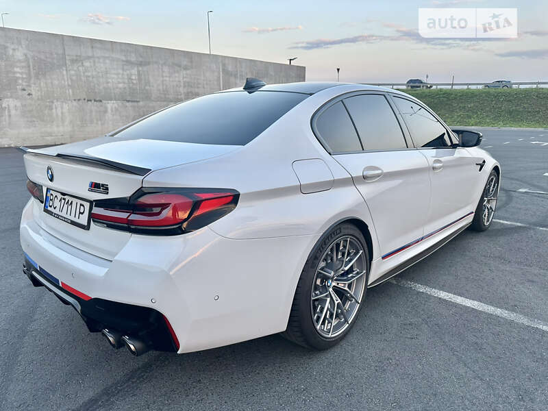 Седан BMW M5 2021 в Львові