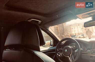 Седан BMW M5 2012 в 