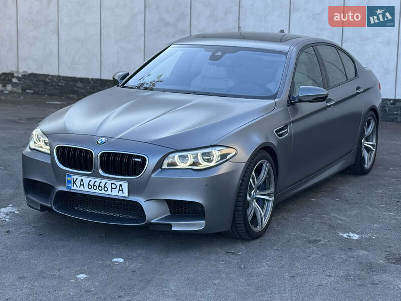 Седан BMW M5 2014 в Киеве